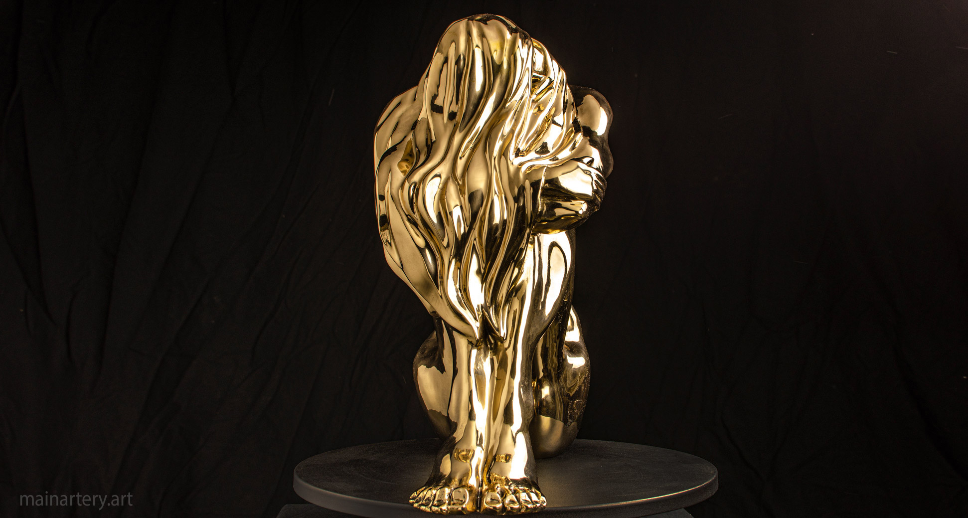 tabletop polished bronze realistic sculpture image
