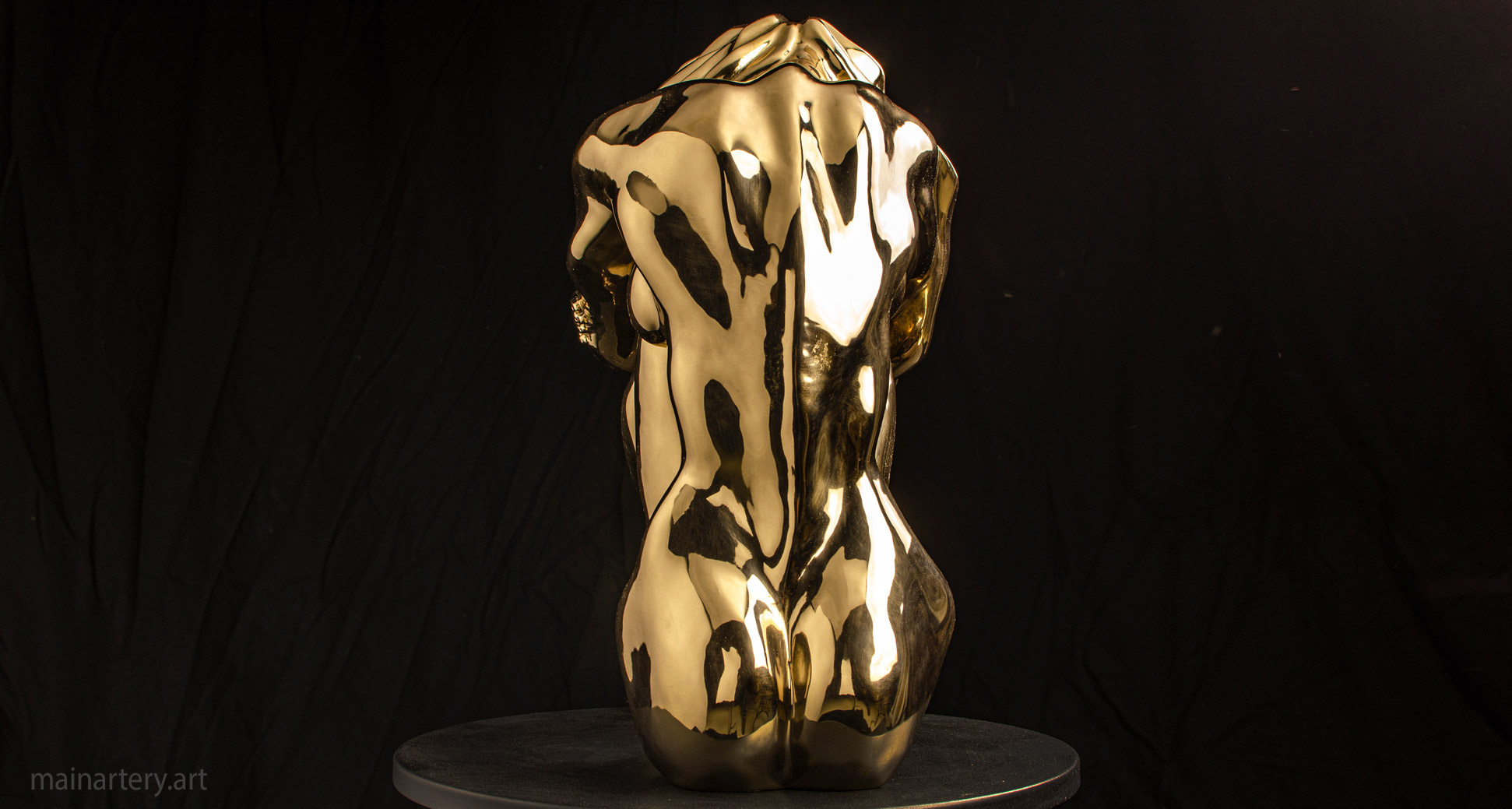 tabletop bronze figurative artwork image